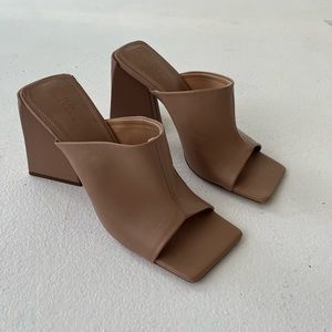 Nude chunky heel